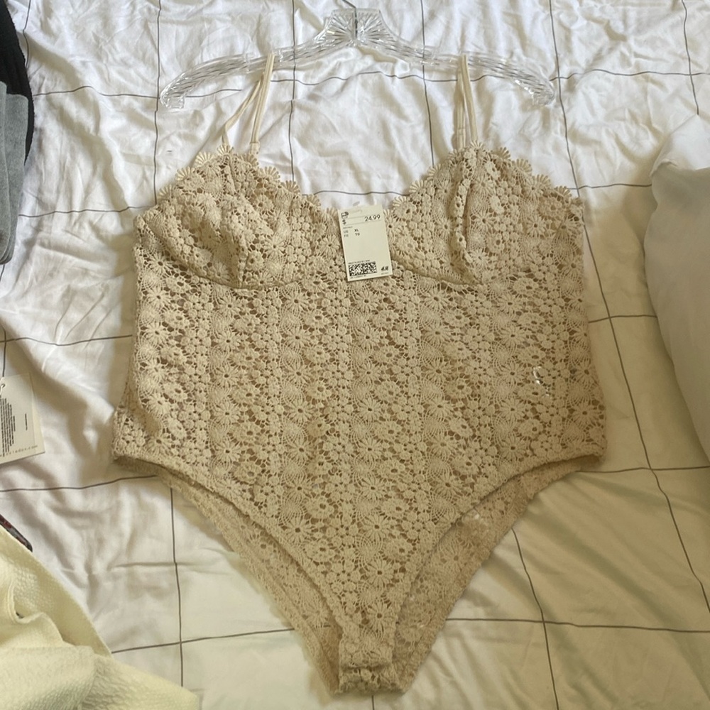 H&M NWT Tan/ Beige Crochet Bodysuit Boho Floral Spaghetti Strap